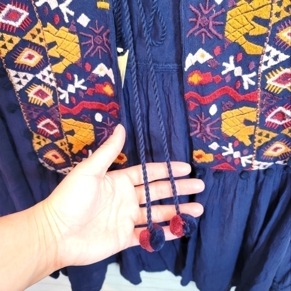 ALYA Open Front Peasant Floral Embroidered w Tassel Closure in Navy, sz Medium - Picture 6 of 13